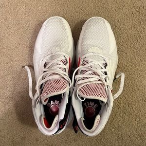 Adidas Dame 8 (Damian Lillard)